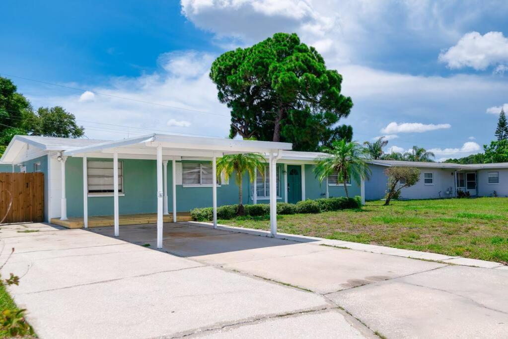 Relaxing Pool Home For Family Getaway Close To Tampa Zoo, Busch Gardens, Restaurants And Shopping! Extérieur photo